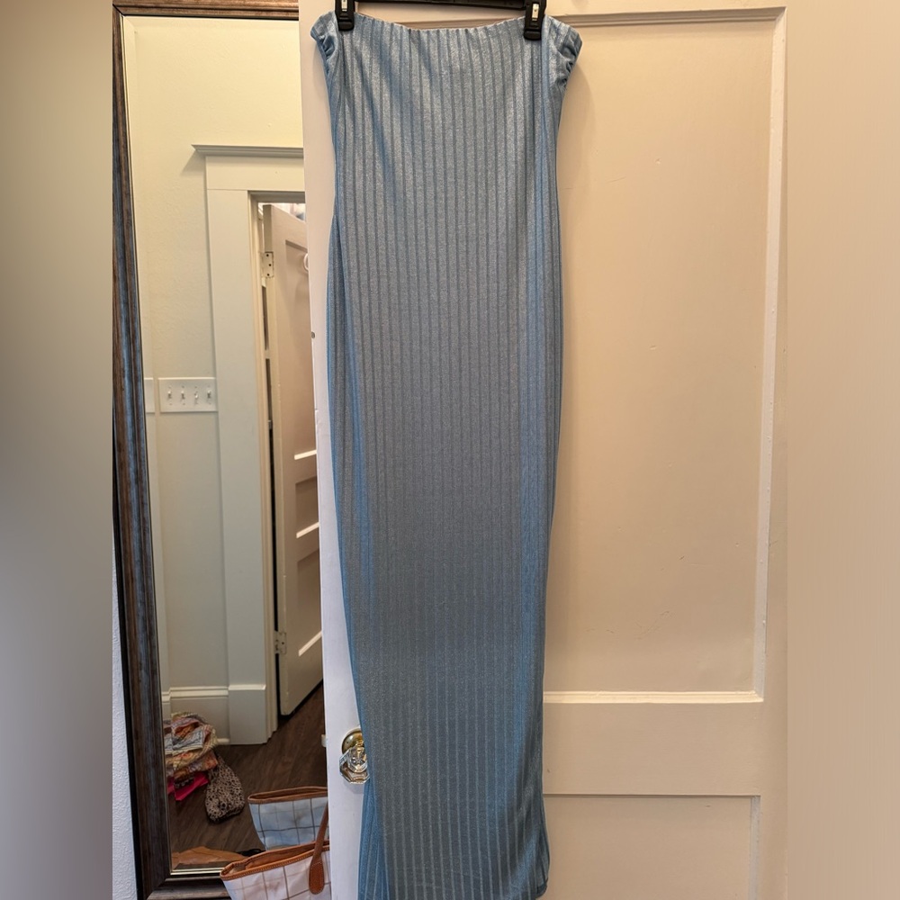 Lucy in the sky shimmery strapless dress with stretch